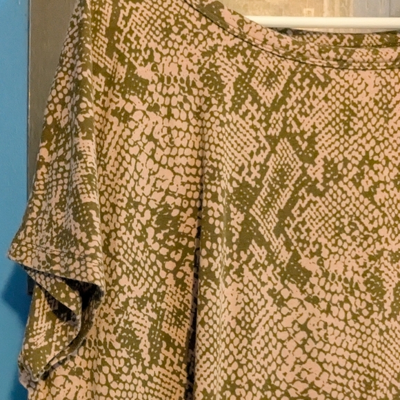 Anybody Snake shirt still in plastic. - Picture 3 of 6